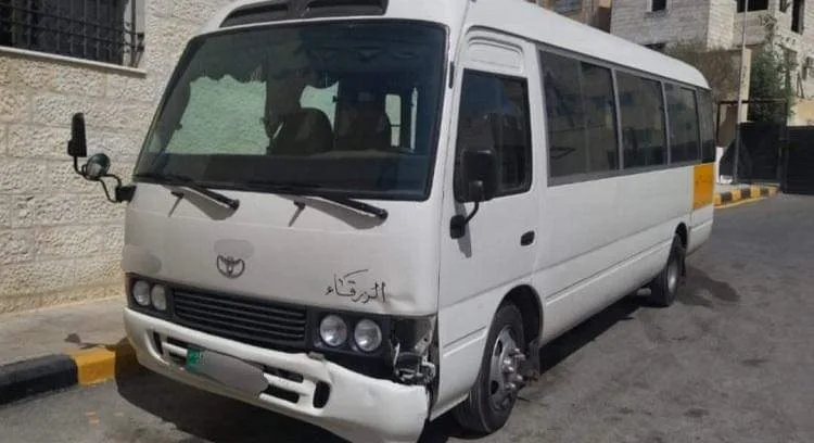 ضبط باص عمومي قطع (الإشارة الحمراء) 3 مرات