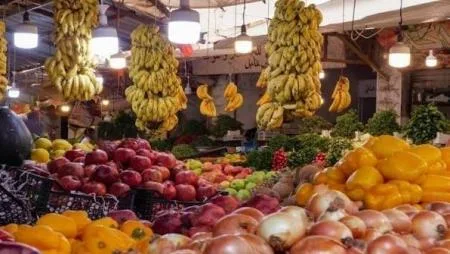 أسعار الخضار والفواكه في السوق المركزي الاربعاء