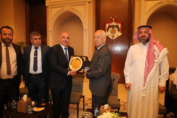 العيسوي يلتقي وفدا من عشائر الدوايمة - صور