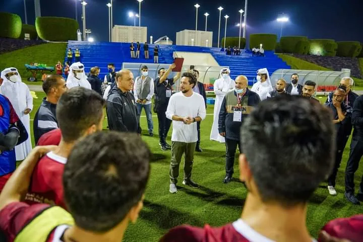 ولي العهد يزور المعسكر التدريبي للمنتخب الوطني المشارك في بطولة كأس العرب فيفا 2021، التي تستضيفها العاصمة القطرية الدوحة