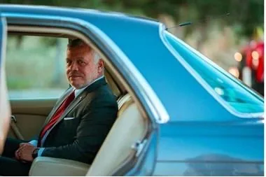 الملك يغادر إلى أمريكا لحضور حفل تخريج سمو الأميرة سلمى