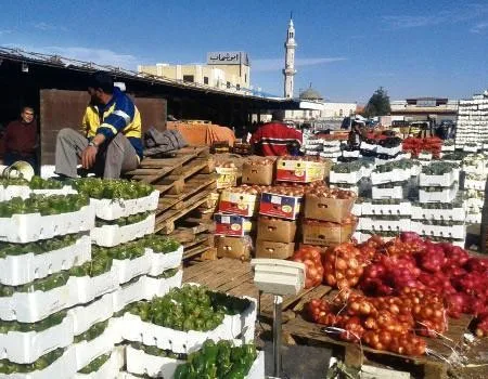 أسعار الخضار والفواكه في السوق المركزي الخميس