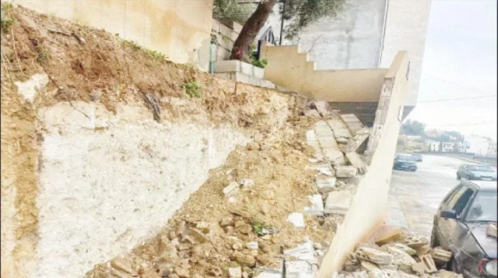 سقوط سور منزل في بلدية السرحان دون تسجيل إصابات