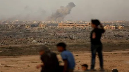 11 شهيدا وعدد من المصابين في غارة إسرائيلية وسط قطاع غزة