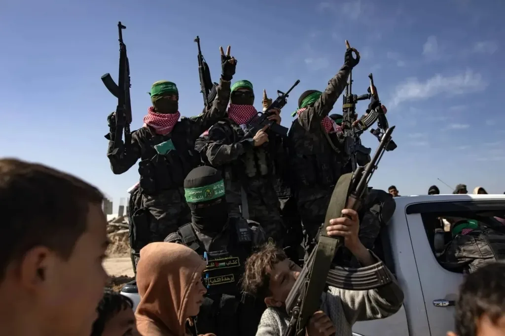 حماس: لن نشارك في حكم غزة.. ورفضٌ لأي طرح لتسليم سلاح المقاومة