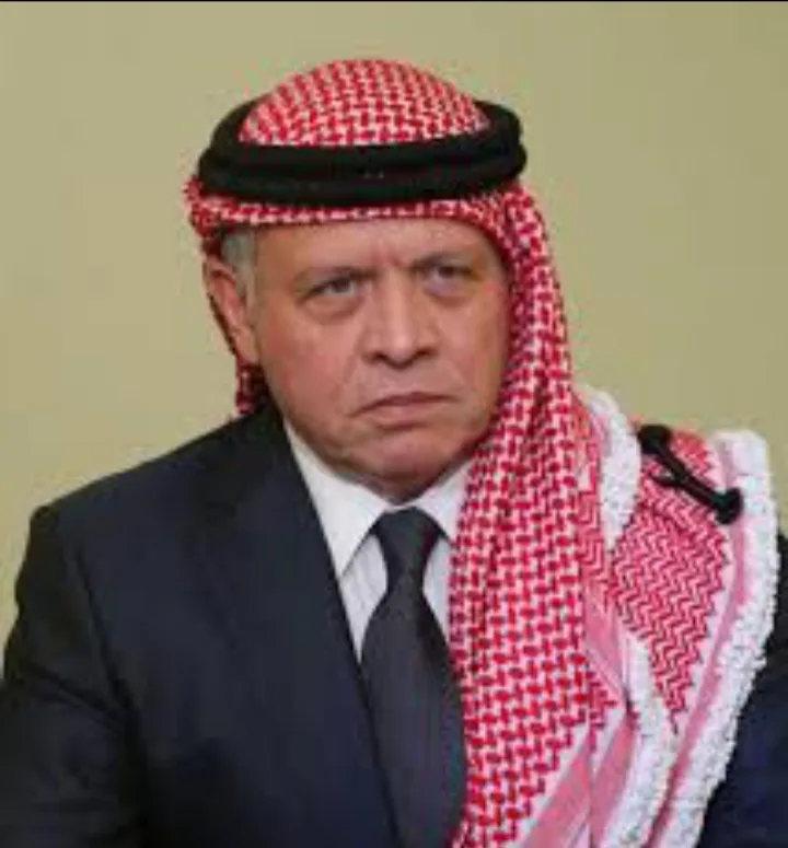 الملك يعزي خادم الحرمين الشريفين بوفاة الأمير عبدالإله بن سعود بن عبدالعزيز