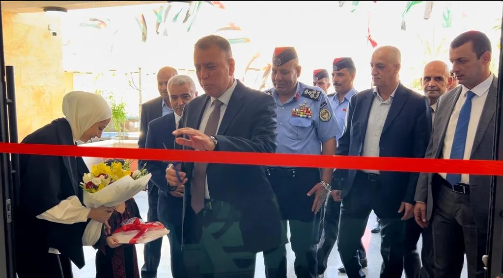 وزير الداخلية يفتتح المبنى الجديد لمحافظة العقبة