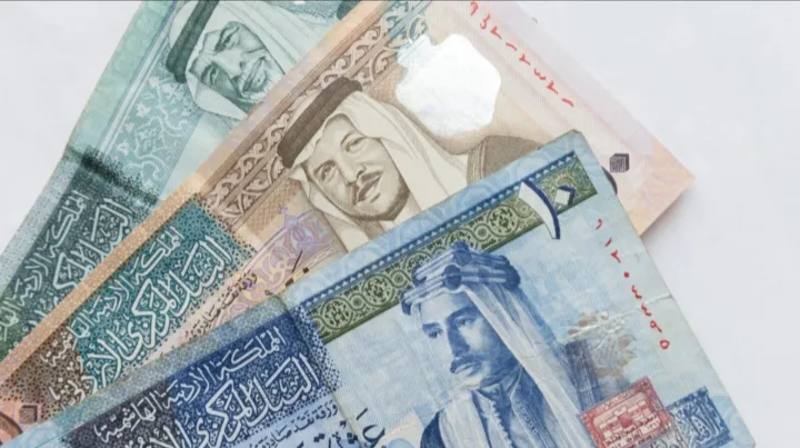 موعد صرف رواتب الموظفين والمتقاعدين هذا الشهر