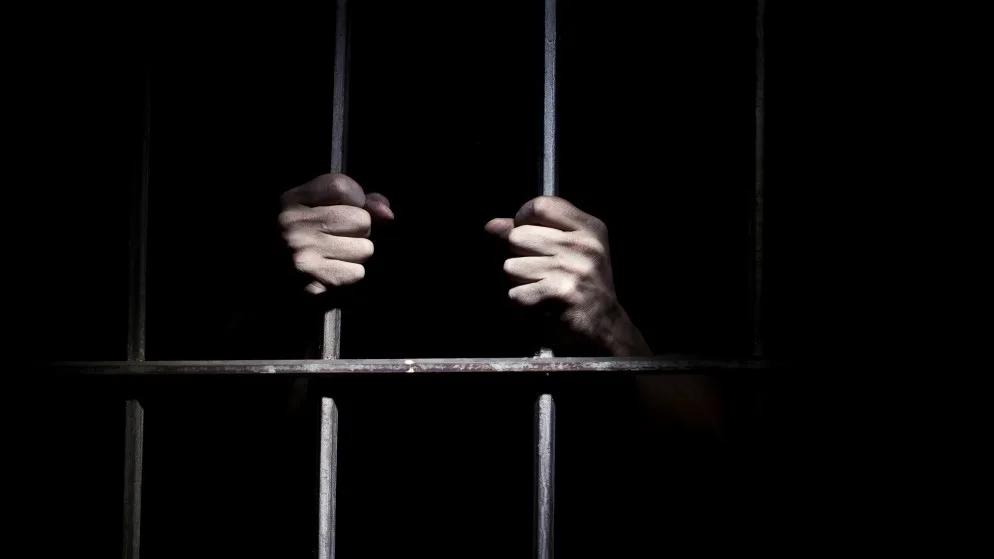 وضع صحي خطر يهدد حياة أسير فلسطيني مضرب عن الطعام منذ 60 يوما