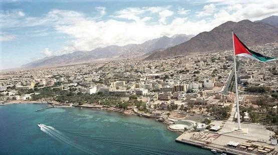 الجيش العربي ينقذ سائحة تعرضت للإغماء على قارب