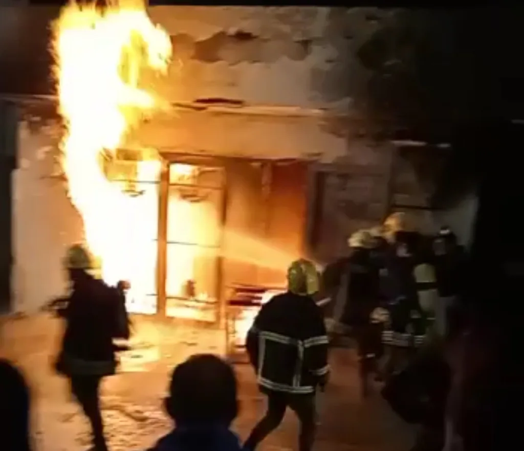 الدفاع المدني يتعامل مع حريق كبير في الرمثا