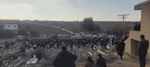 مئات الاردنيين يشيعون ضحايا جريمة زحر