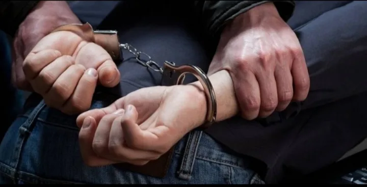 السجن خمس سنوات لشخصين اختلسا سائق تكسي تحت تهديد السلاح