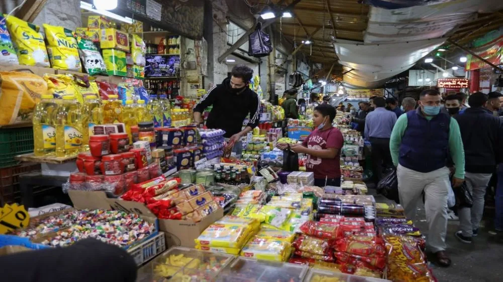 دعوات لدعم المواطنين اقتصاديا وتخفيض الضرائب