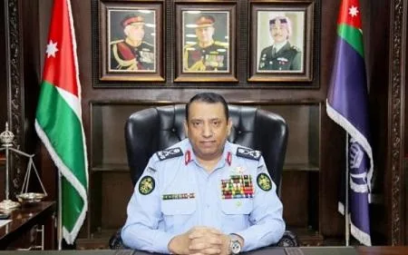 تكريم ضابط أردني أعاد مبلغا ماليا كبيرا لأصحابه