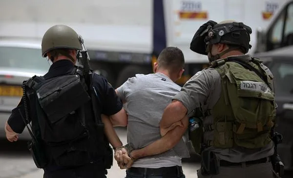 الاحتلال يعتقل 15 فلسطينيا بالضفة والقدس