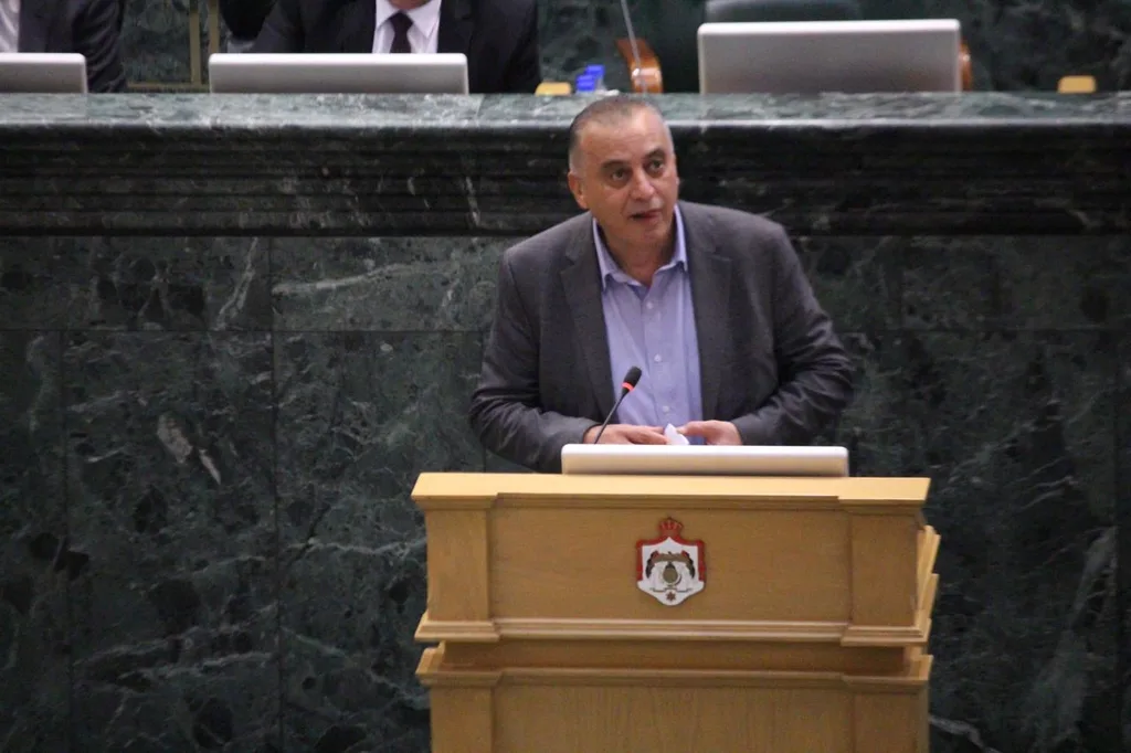 الظهراوي: غرقنا بأول منخفض.. والحكومة مشغولة بالكاميرات