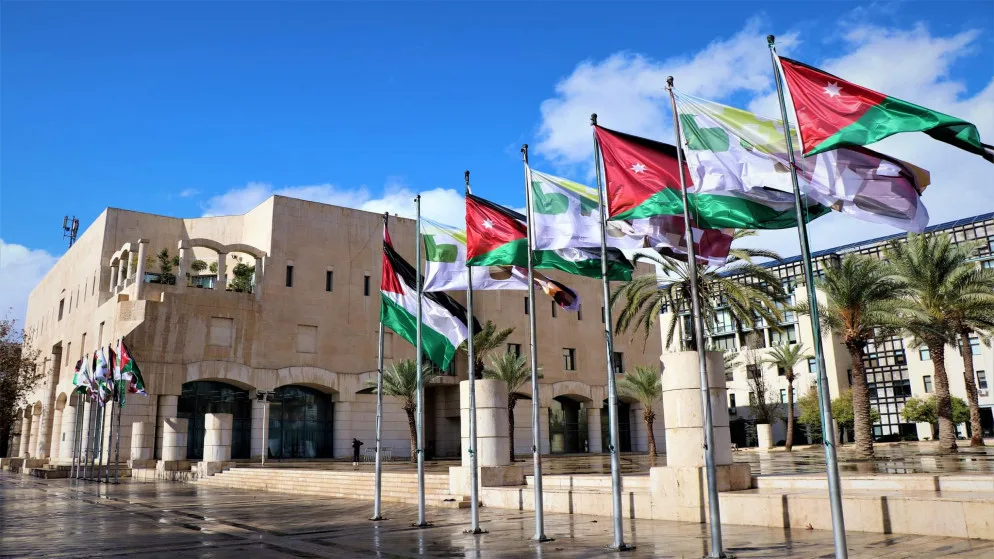 مدير إذاعة هوا عمّان تقاضى رواتبه كاملة مع غيابه 360 يوما عن المملكة