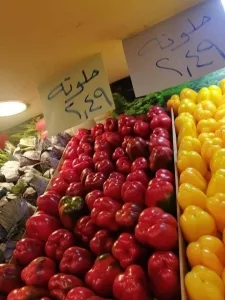 أتحاد المزارعين يحمل بعض تجار التجزئة أرتفاع أسعار الخضار في الأسواق - صور