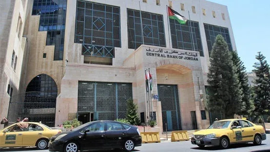 البنوك تؤجل اقساط أيار