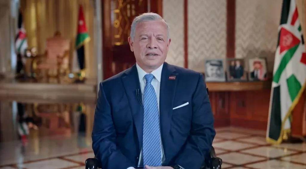 الملك يستقبل الرئيس العراقي لدى وصوله المملكة