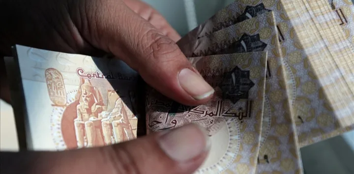 مصر ترفع الحد الأدنى للأجور بالقطاع الخاص من 2400 إلى 2700 جنيه